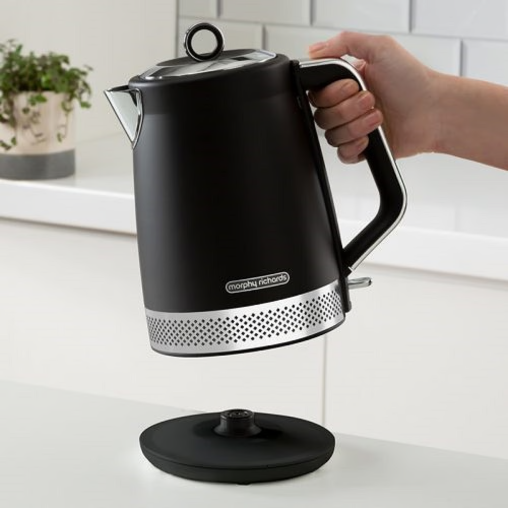 קומקום חשמלי ILLUMINATION שחור Morphy Richards 108020 - יבואן רשמי